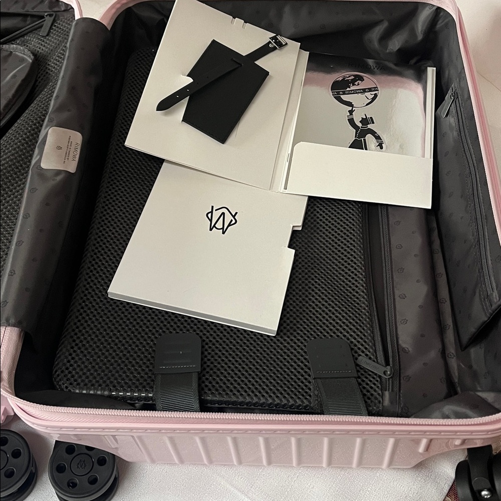 RIMOWA Ballerina Pink Carry-On - Picture 14 of 17